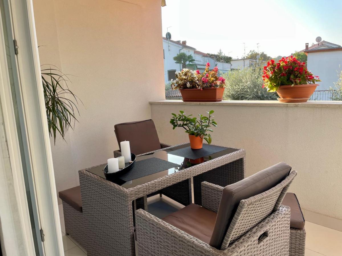 Apartments Bloom Near The Beach Poreč Exterior foto